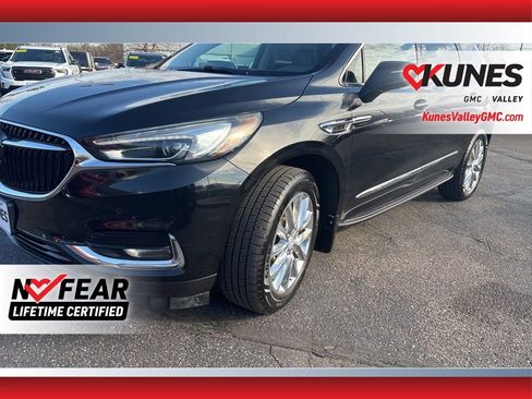 Used 2018 Buick Enclave Premium w/ Experience Buick Package image 1