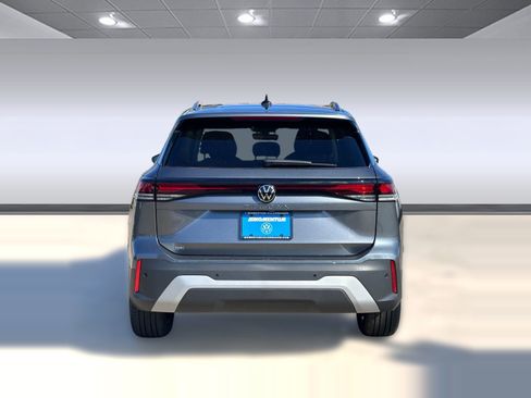 New 2026 Volkswagen Tiguan SE image 10