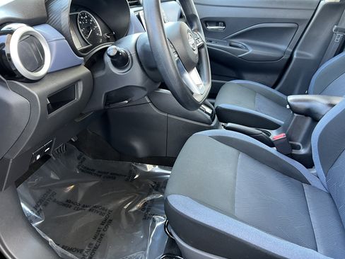 Used 2024 Nissan Versa SV FWD image 13