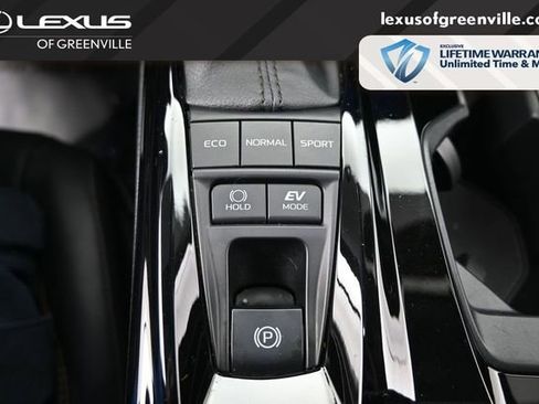Used 2025 Toyota Camry XLE FWD image 18