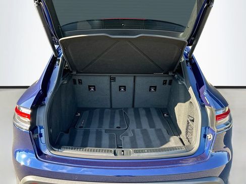 Certified 2026 Porsche Macan AWD/4WD image 28
