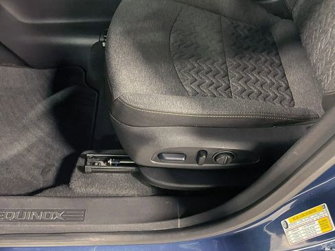 Used 2024 Chevrolet Equinox LT FWD image 23