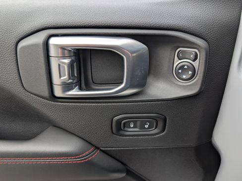 Used 2024 Jeep Wrangler Unlimited Rubicon w/ Convenience Group image 14