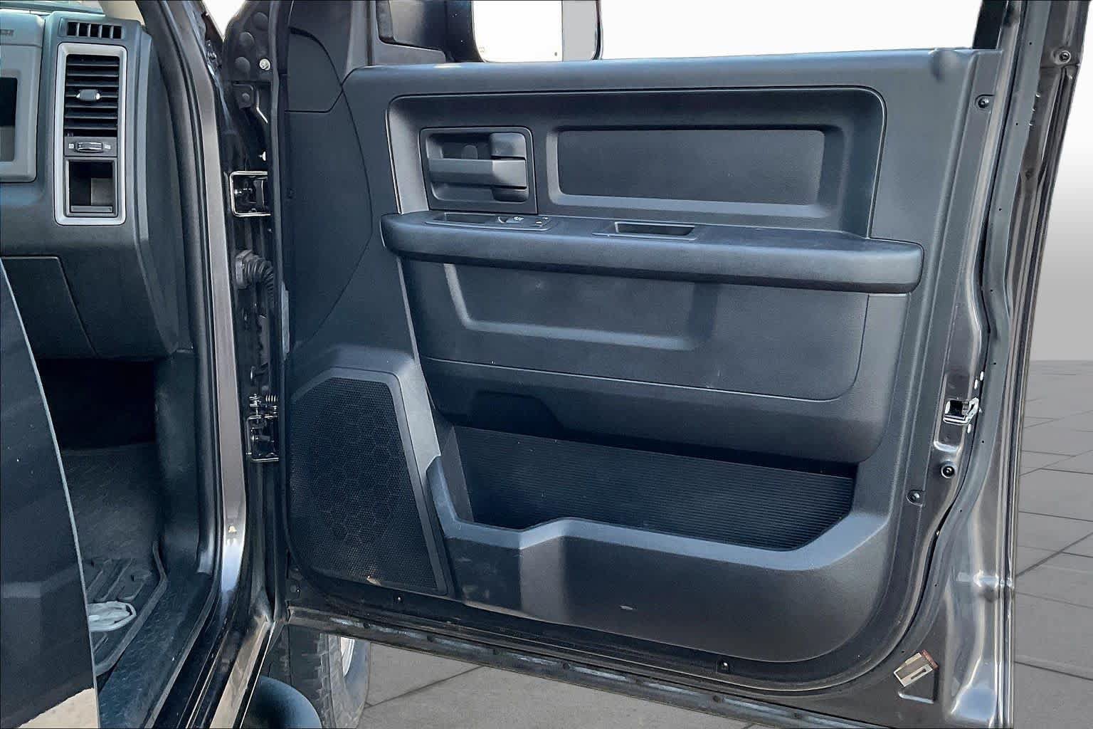 Used 2015 RAM 2500 Tradesman w/ Chrome Appearance Group AWD/4WD image 21