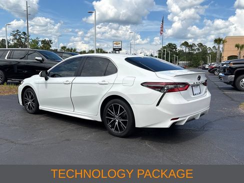 Used 2024 Toyota Camry SE w/ Convenience Package FWD image 3