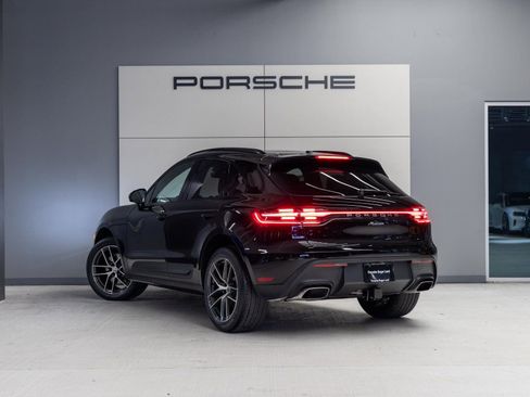 Certified 2026 Porsche Macan AWD/4WD image 3