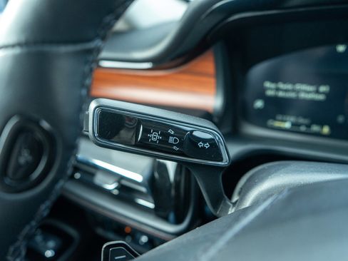 Used 2024 Lincoln Aviator Reserve image 27