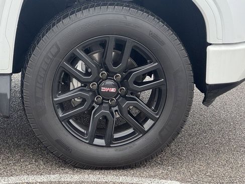 Used 2020 GMC Sierra 1500 AT4 w/ AT4 Premium Package image 4