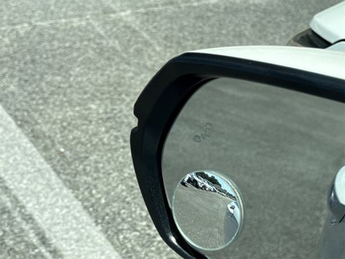 Used 2022 Honda CR-V Touring image 16