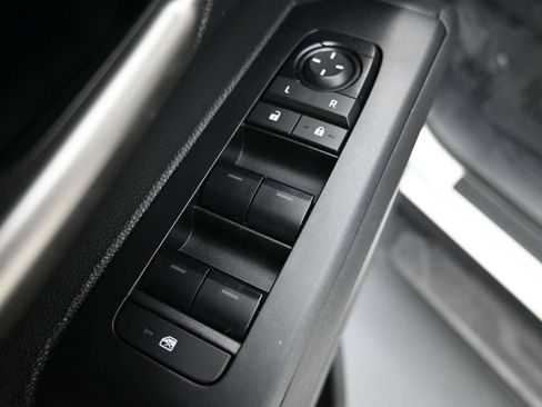 Used 2024 Toyota Tacoma TRD Sport AWD/4WD image 4