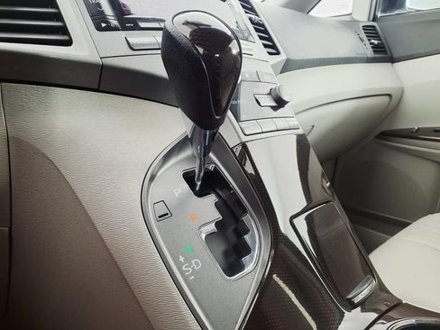 Used 2012 Toyota Venza LE w/ LE Convenience Pkg FWD image 22