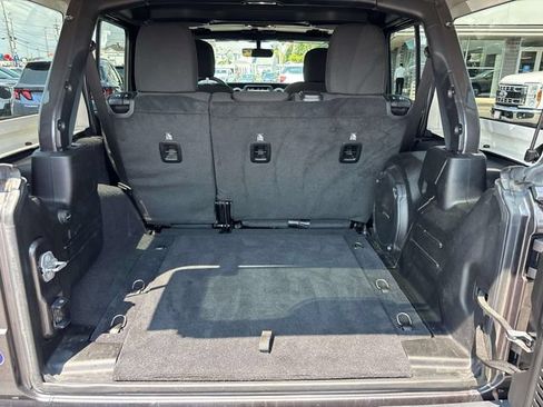 Used 2020 Jeep Wrangler Unlimited Sahara w/ Uconnect 4C Nav & Sound Group AWD/4WD image 19