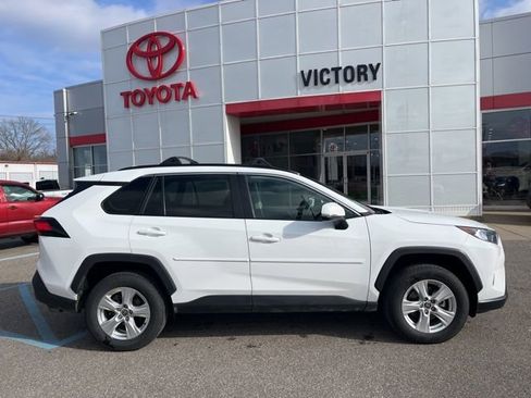 Used 2021 Toyota RAV4 XLE image 3