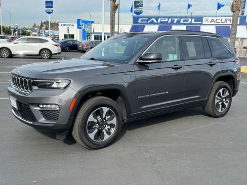 Used 2024 Jeep Grand Cherokee Limited 4xe image 4