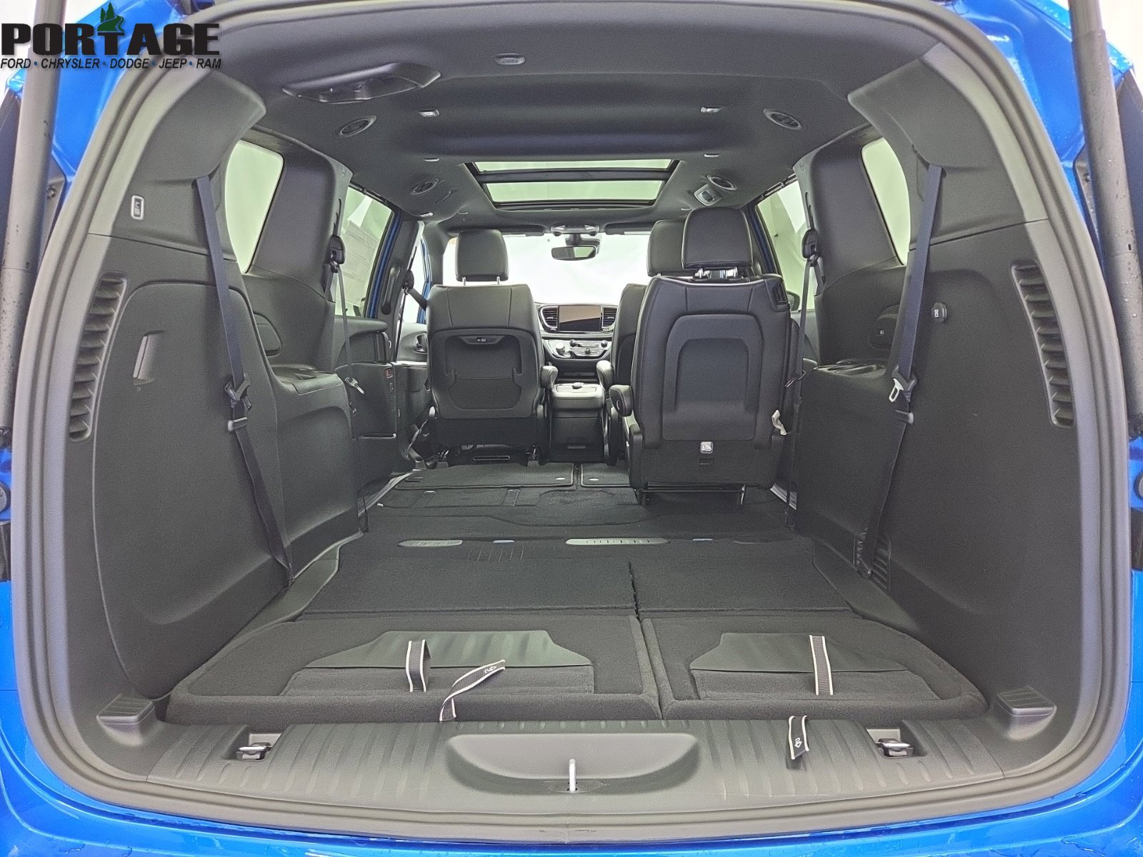 New 2027 Chrysler Pacifica Limited AWD/4WD image 37