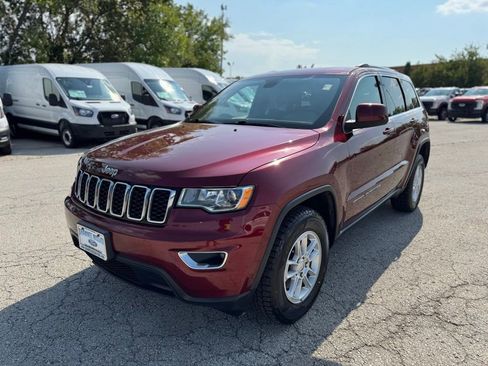 Used 2020 Jeep Grand Cherokee Laredo image 1