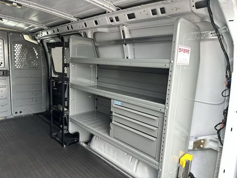 New 2025 GMC Savana 3500 w/ Driver Convenience Package image 29