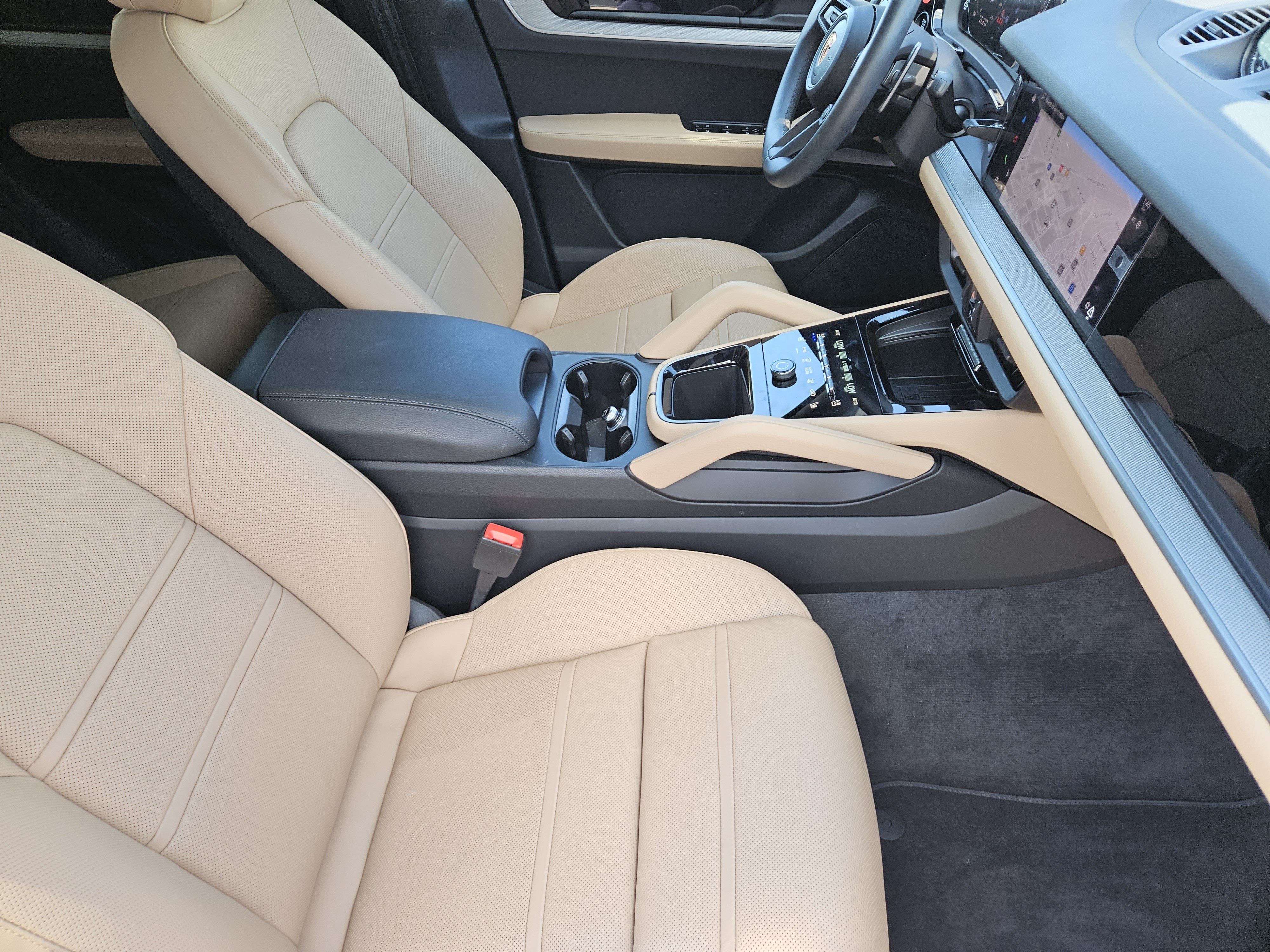 Used 2026 Porsche Cayenne Coupe AWD/4WD image 15