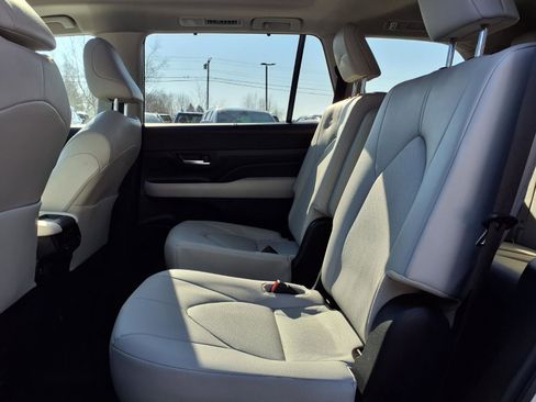 Used 2024 Toyota Grand Highlander XLE image 7