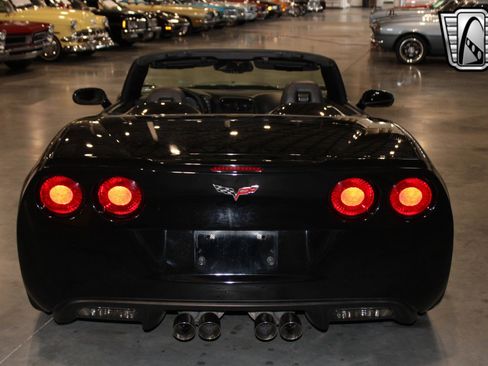 Used 2013 Chevrolet Corvette 427 w/ 1SB Preferred Equipment Group image 4