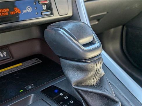 Used 2019 Toyota RAV4 Limited image 12