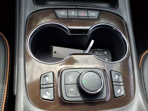 Used 2023 GMC Acadia AT4 AWD/4WD image 11
