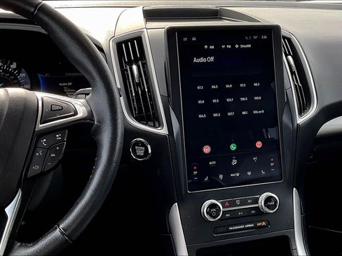 Used 2023 Ford Edge SEL image 6