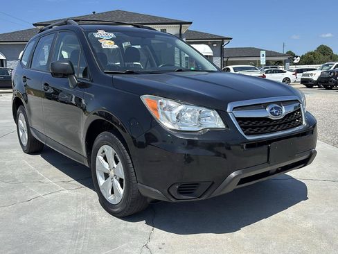 Used 2016 Subaru Forester 2.5i w/ Alloy Wheel Package AWD/4WD image 2