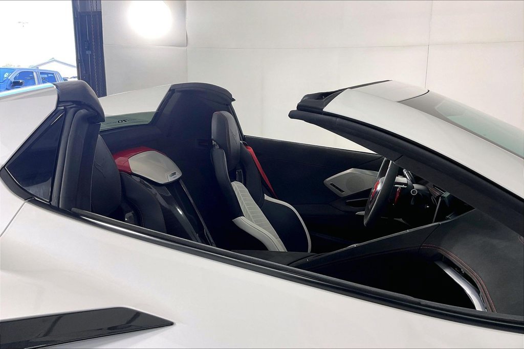 Used 2023 Chevrolet Corvette Stingray Premium Conv w/ Z51 Performance Package RWD image 19