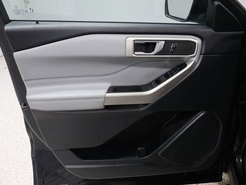 Used 2023 Ford Explorer XLT w/ Equipment Group 202A image 15