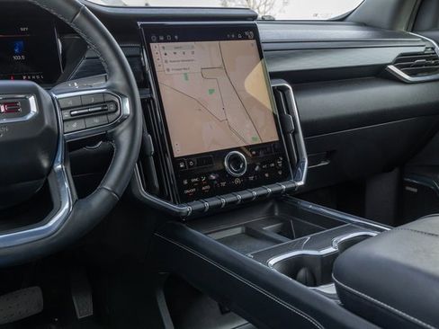 Used 2025 GMC Acadia Elevation image 20