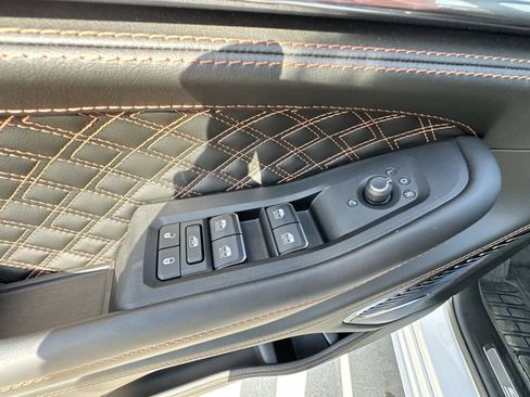 Used 2025 Jeep Grand Cherokee Summit AWD/4WD image 23