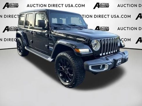 Used 2021 Jeep Wrangler Unlimited Sahara w/ Dual Top Group AWD/4WD image 24