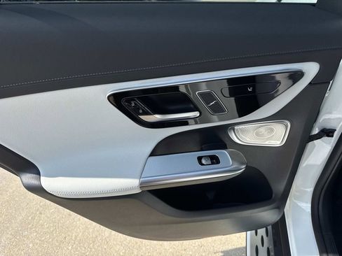 New 2025 Mercedes-Benz GLC 350e GLC 350e image 12