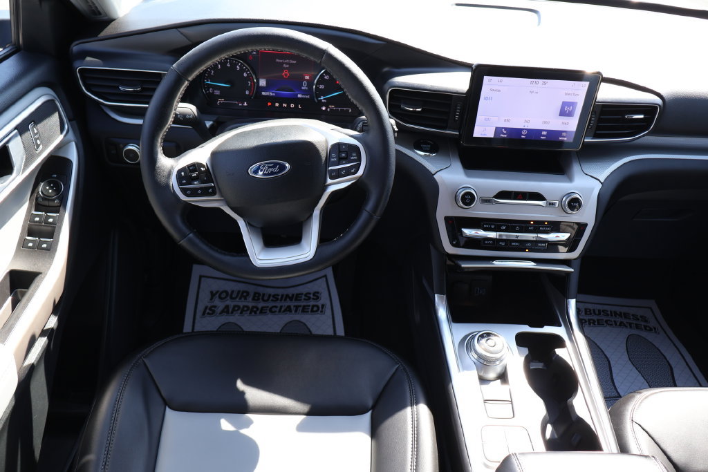 Used 2023 Ford Explorer XLT w/ Equipment Group 202A RWD image 6