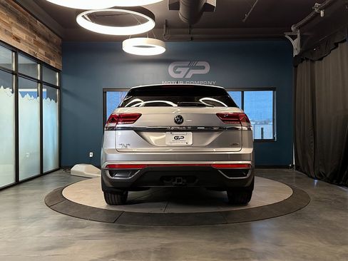 Used 2020 Volkswagen Atlas Cross Sport SEL w/ Cross Sport MDO Package image 4