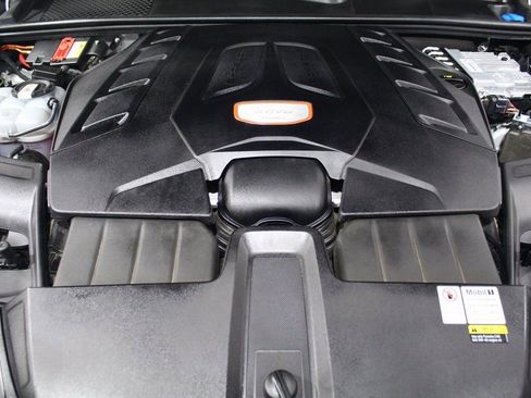 Used 2022 Porsche Cayenne Turbo image 28