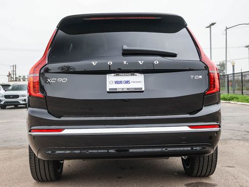 New 2026 Volvo XC90 T8 Plus image 6