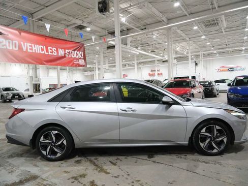Used 2023 Hyundai Elantra SEL w/ Convenience Package image 13