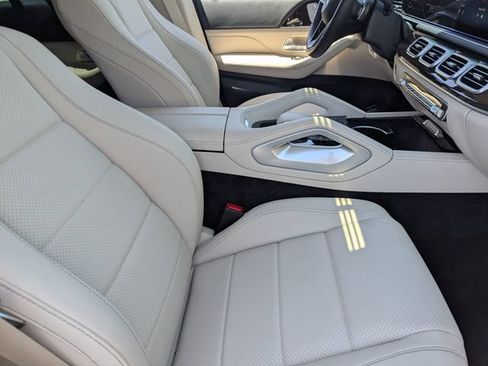 Used 2025 Mercedes-Benz GLE 450e 4MATIC image 11