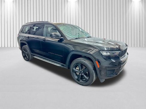 Used 2024 Jeep Grand Cherokee L Altitude AWD/4WD image 2