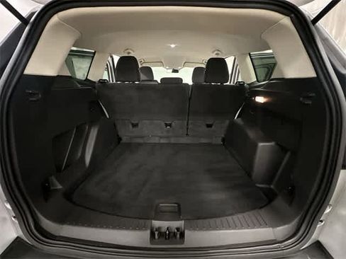Certified 2018 Ford Escape SE image 22