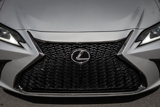 Used 2019 Lexus ES 350 F Sport w/ Accessory Package 2 FWD image 10