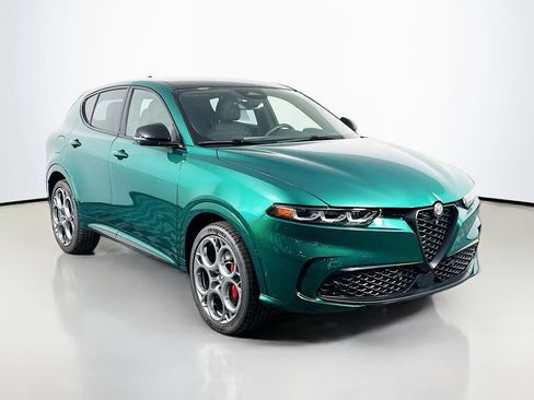 Used 2025 Alfa Romeo Tonale Tributo Italiano AWD/4WD image 1