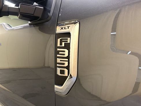 Used 2022 Ford F350 XLT w/ XLT Premium Package AWD/4WD image 10