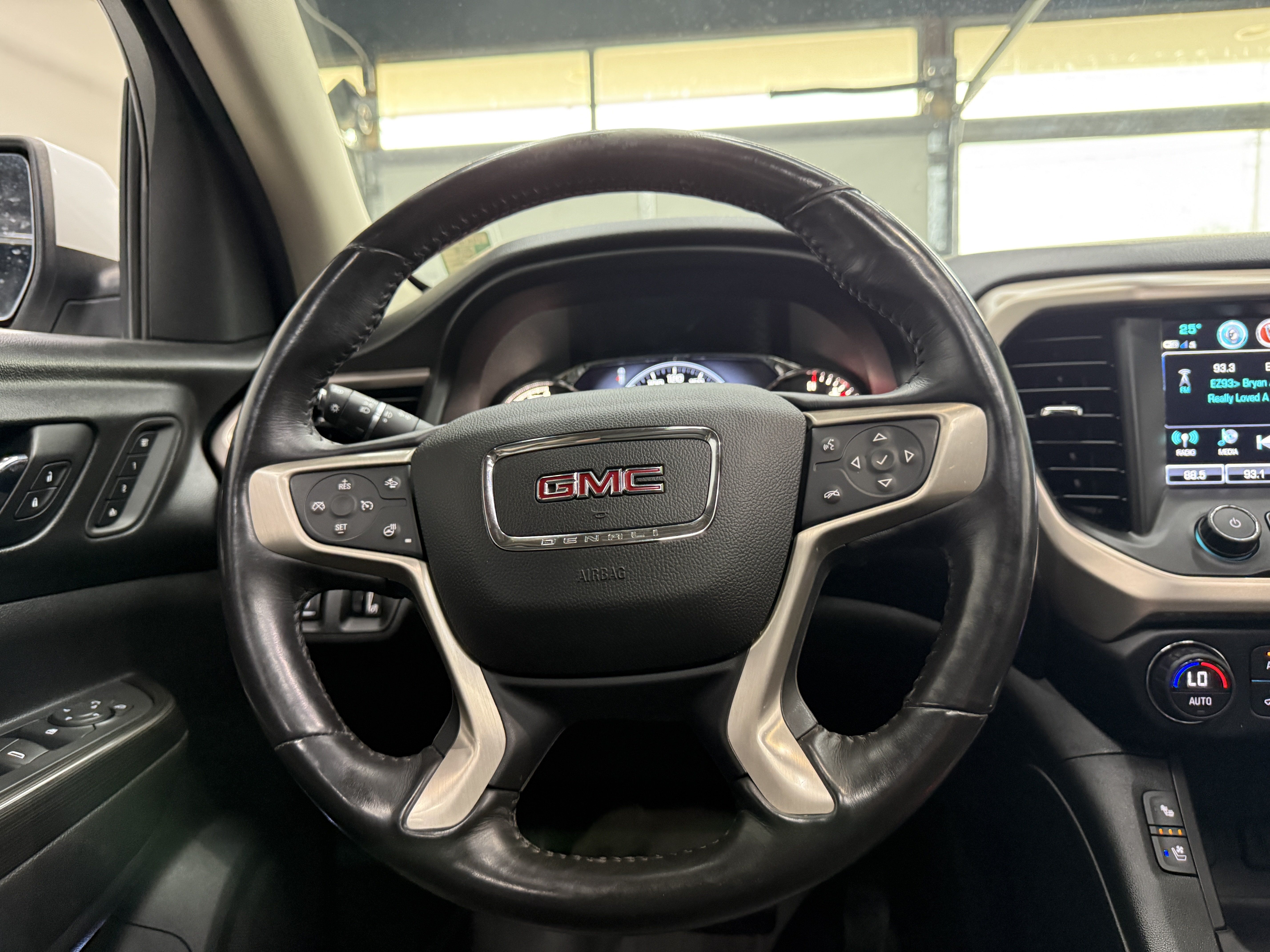 Used 2018 GMC Acadia Denali AWD/4WD image 14