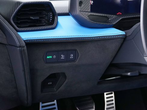 Used 2024 Lamborghini Revuelto image 32