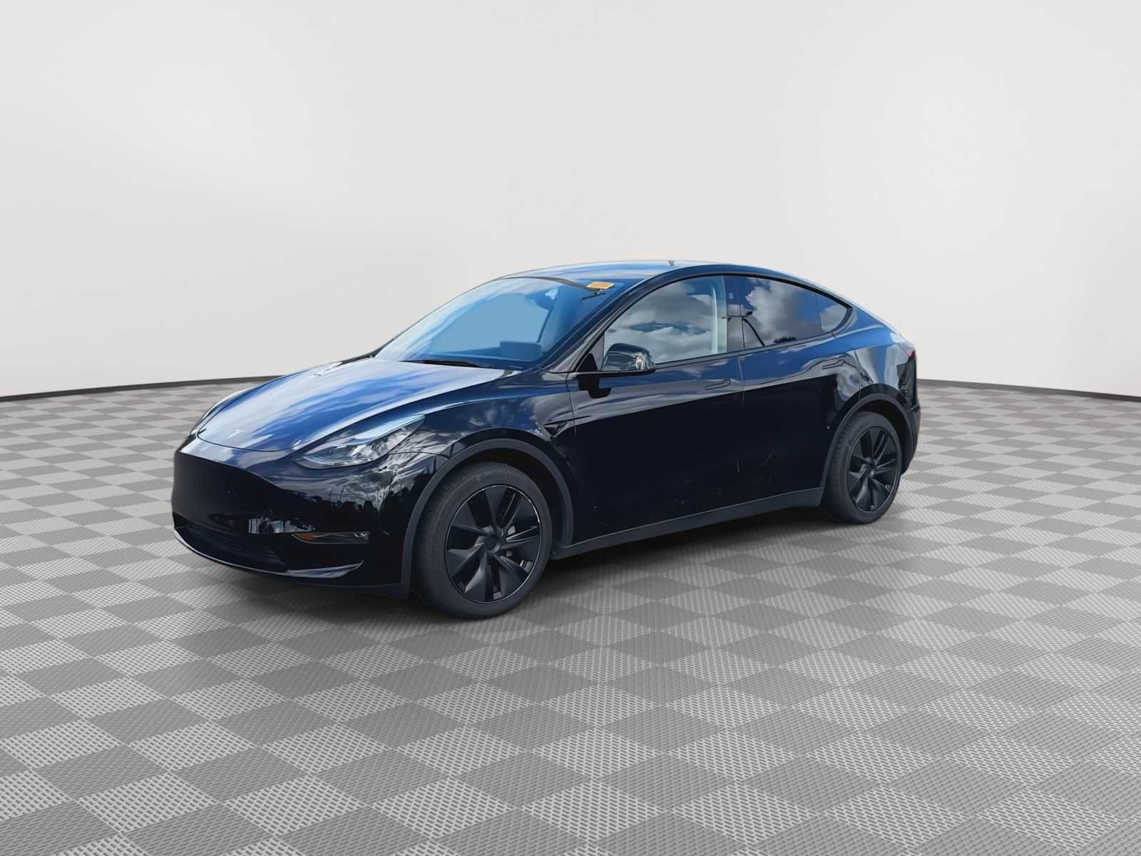 Used 2025 Tesla Model Y Long Range AWD/4WD image 4