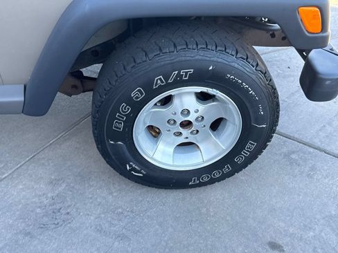 Used 2005 Jeep Wrangler X w/ Tire & Wheel Group (Ecco) AWD/4WD image 14