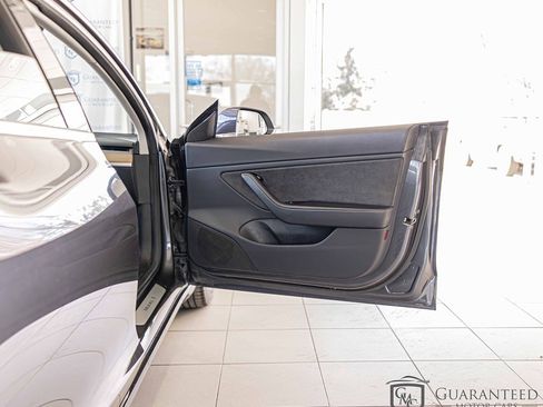 Used 2018 Tesla Model 3 Long Range image 34